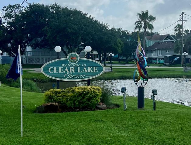 310 Blue Point, Clear Lake Shores, TX 77565