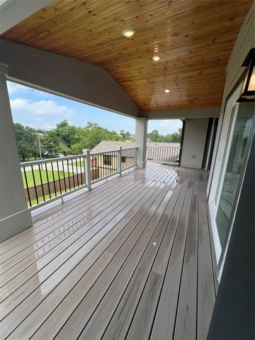 310 Blue Point, Clear Lake Shores, TX 77565