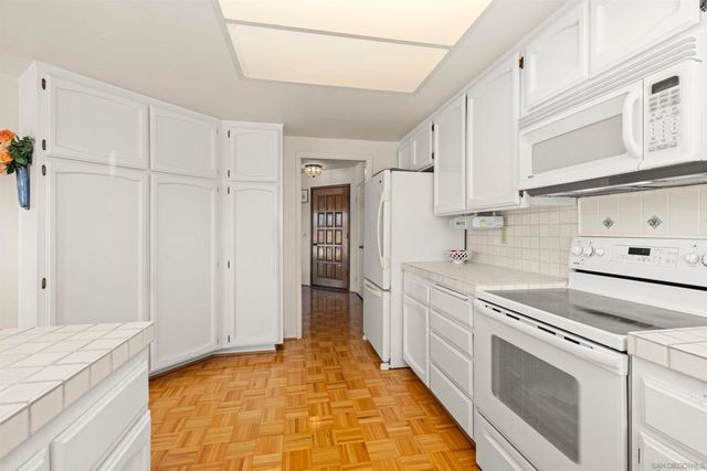 17632 Caminito Hercuba, San Diego, CA 92128