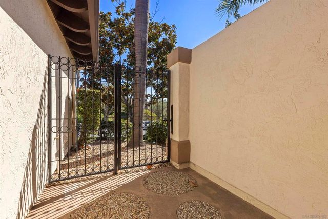 17632 Caminito Hercuba, San Diego, CA 92128