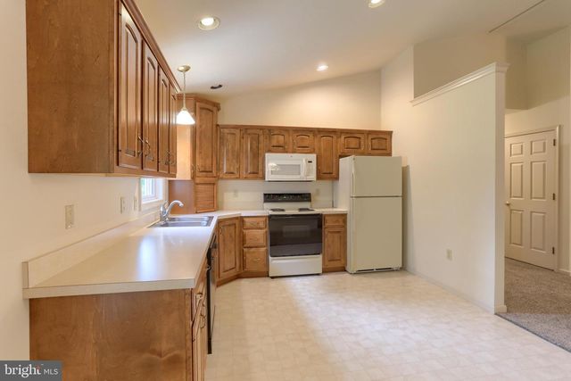49 SPRINGHOUSE DR, Myerstown, PA 17067