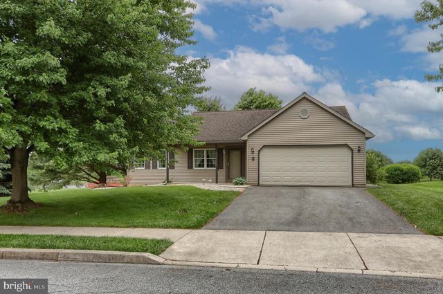 49 SPRINGHOUSE DR, Myerstown, PA 17067