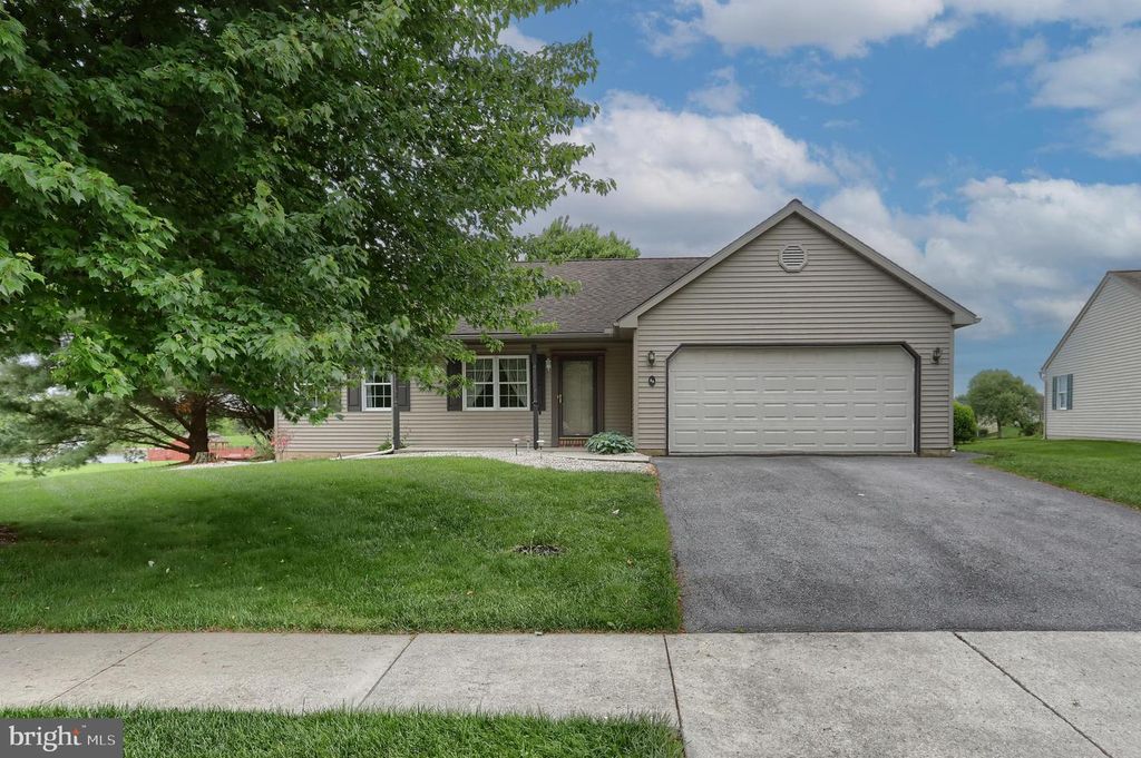 49 SPRINGHOUSE DR, Myerstown, PA 17067