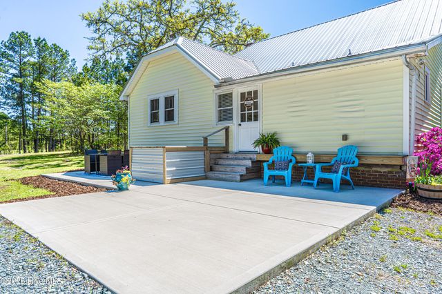 1768 Airport Road, Whispering Pines, NC 28327