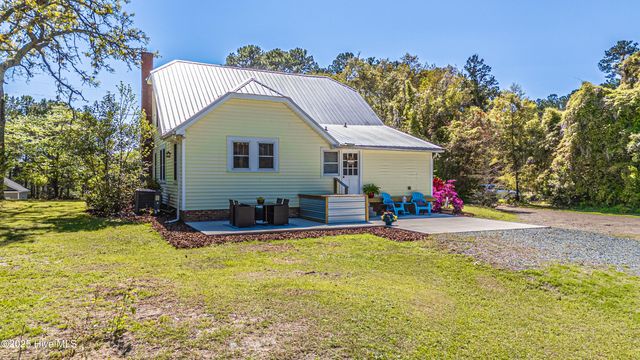 1768 Airport Road, Whispering Pines, NC 28327