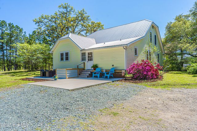 1768 Airport Road, Whispering Pines, NC 28327