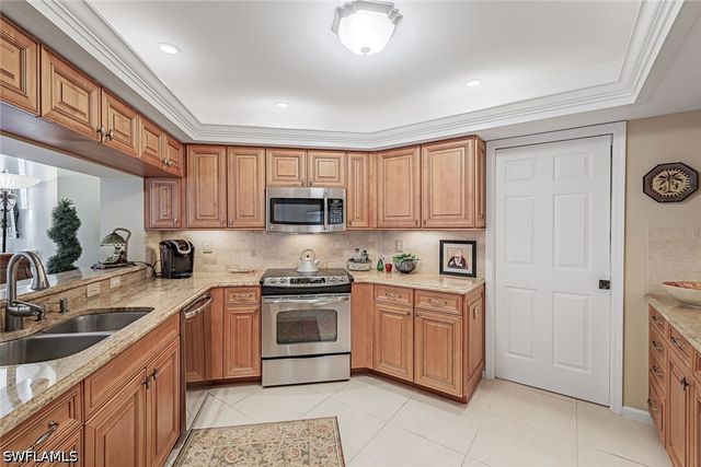 8471 Abbington CIR 1111, Naples, FL 34108