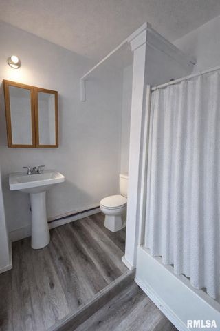 1212 N SHERIDAN Road, Peoria, IL 61606