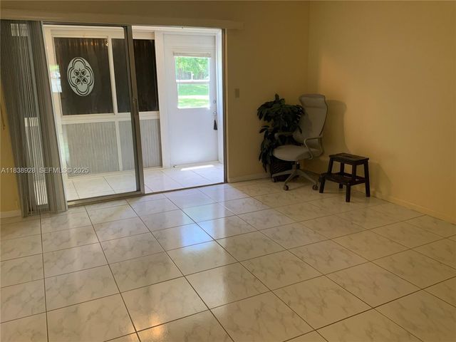2405 Antigua Circle H1, Coconut Creek, FL 33066
