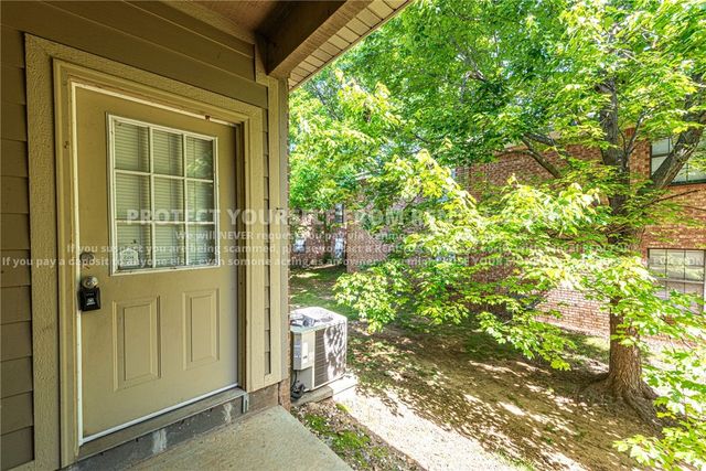 766 Breeze Cove, Fayetteville, AR 72703