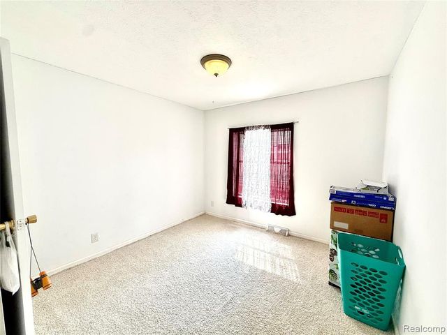 25660 Currier Street, Dearborn Heights, MI 48125