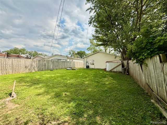 25660 Currier Street, Dearborn Heights, MI 48125