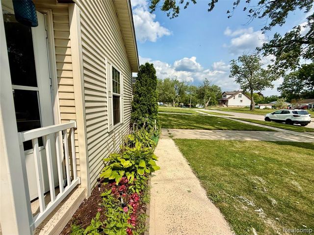 25660 Currier Street, Dearborn Heights, MI 48125