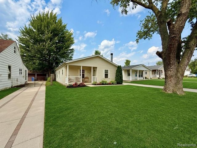 25660 Currier Street, Dearborn Heights, MI 48125