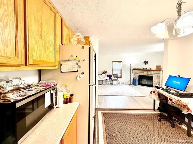25660 Currier Street, Dearborn Heights, MI 48125