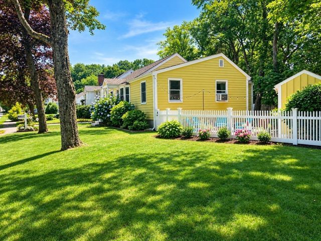 54 Joclyn Ave, Framingham, MA 01701