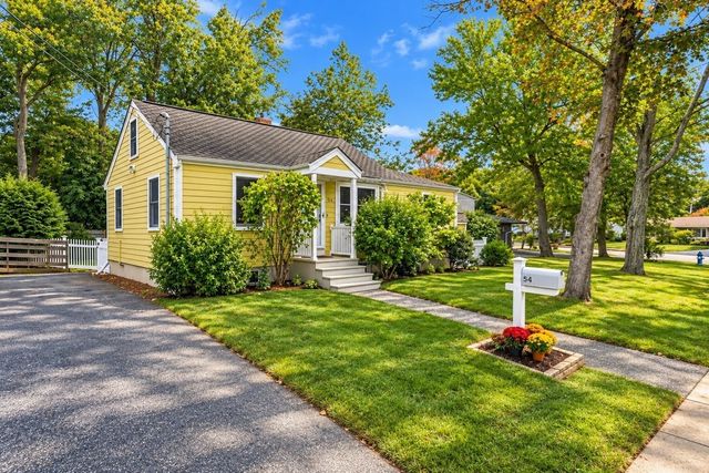 54 Joclyn Ave, Framingham, MA 01701