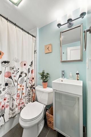 54 Joclyn Ave, Framingham, MA 01701