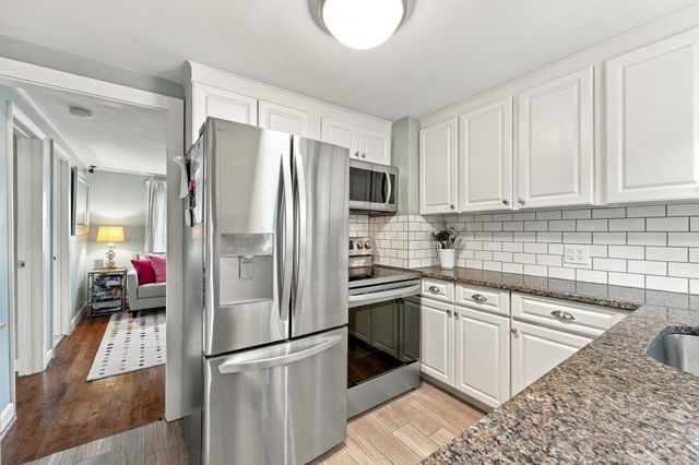 54 Joclyn Ave, Framingham, MA 01701