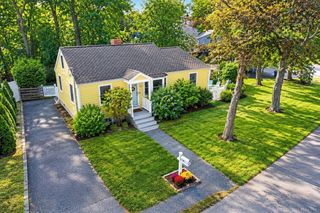 54 Joclyn Ave, Framingham, MA 01701
