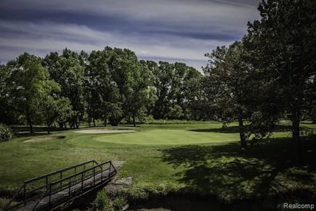 716 Eton Court, Rochester Hills, MI 48307