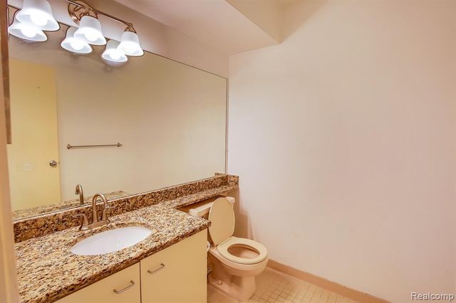 716 Eton Court, Rochester Hills, MI 48307