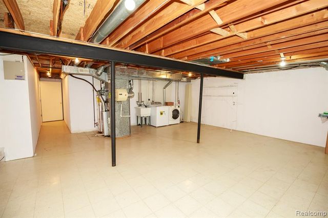 716 Eton Court, Rochester Hills, MI 48307