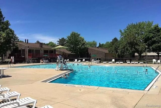 716 Eton Court, Rochester Hills, MI 48307