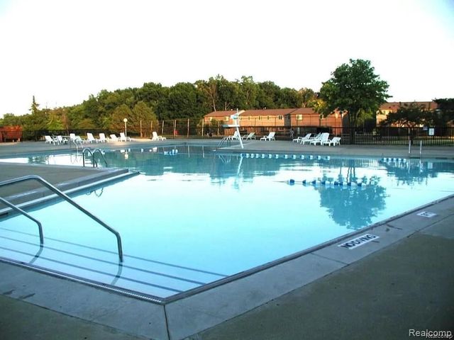 716 Eton Court, Rochester Hills, MI 48307