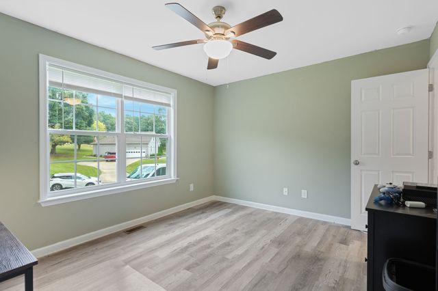 1209 Wesley Ct, Lawrenceburg, TN 38464