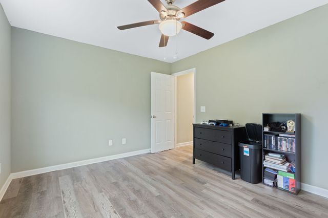 1209 Wesley Ct, Lawrenceburg, TN 38464