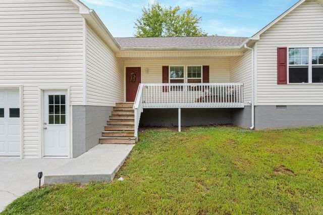 1209 Wesley Ct, Lawrenceburg, TN 38464