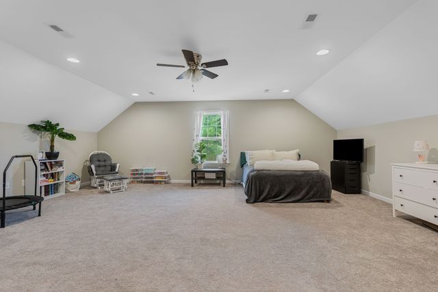 1209 Wesley Ct, Lawrenceburg, TN 38464