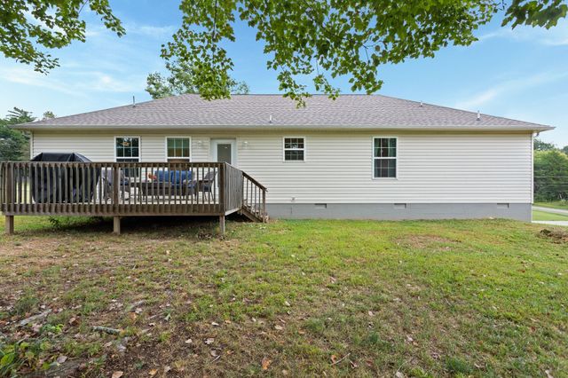 1209 Wesley Ct, Lawrenceburg, TN 38464