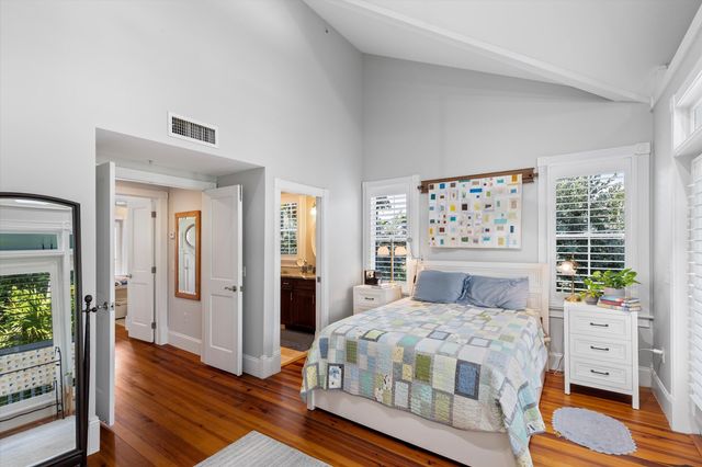 807 Washington St Apt 101, Key West, FL 33040