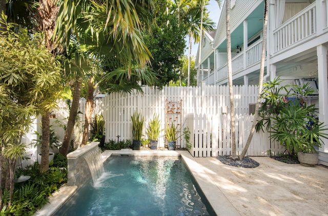 807 Washington St Apt 101, Key West, FL 33040