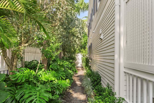 807 Washington St Apt 101, Key West, FL 33040