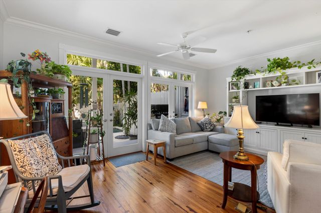 807 Washington St Apt 101, Key West, FL 33040