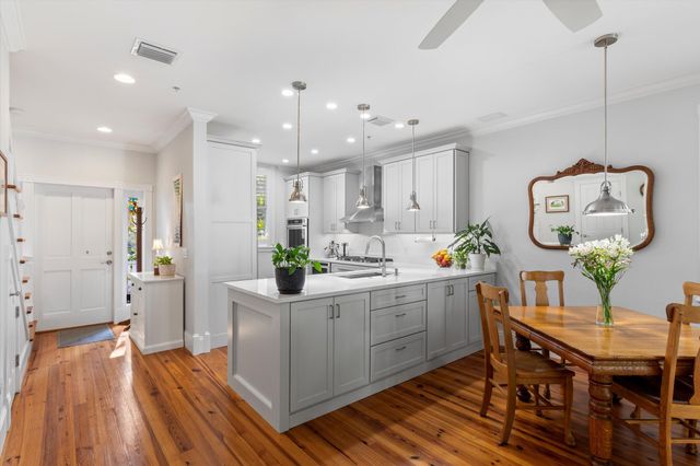 807 Washington St Apt 101, Key West, FL 33040