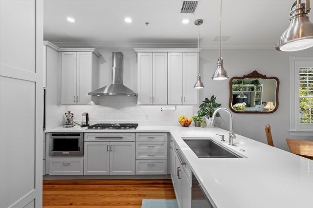 807 Washington St Apt 101, Key West, FL 33040