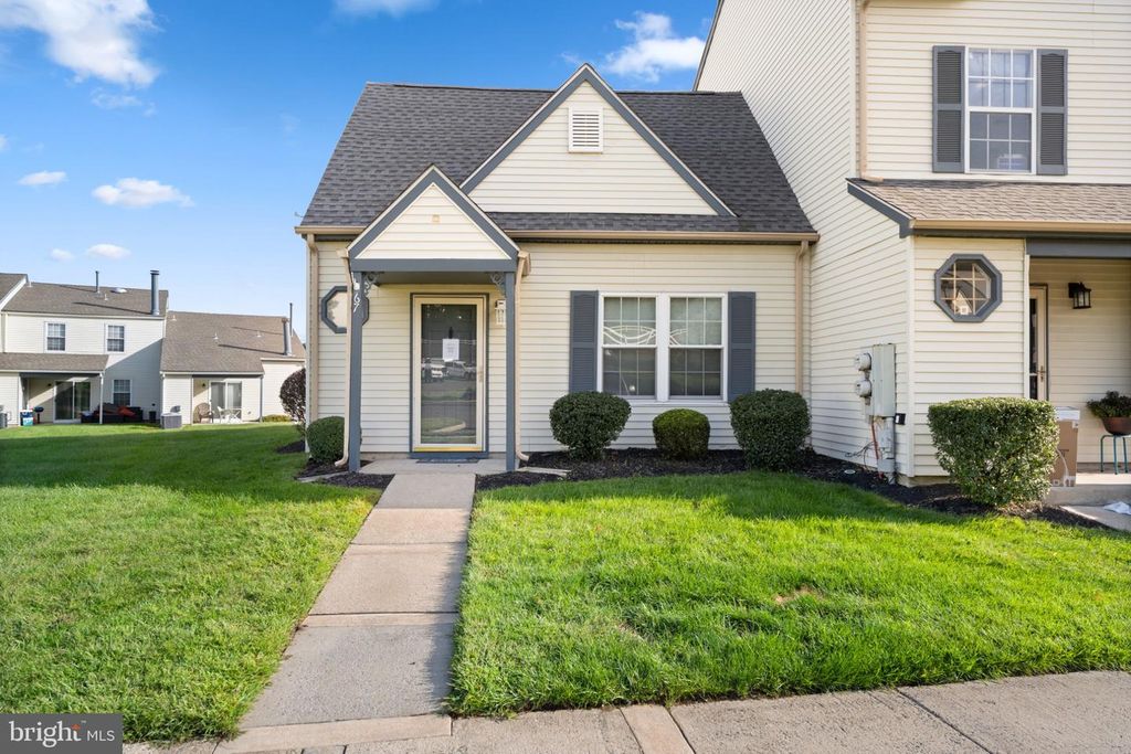 67 KNOLL DR, BLACKWOOD, NJ 08012 — exterior