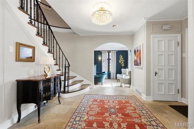 62 Lake Forest Drive, Richmond Heights, MO 63117