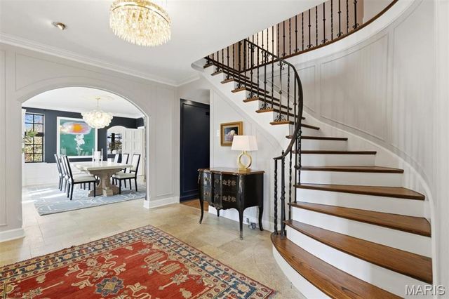 62 Lake Forest Drive, Richmond Heights, MO 63117