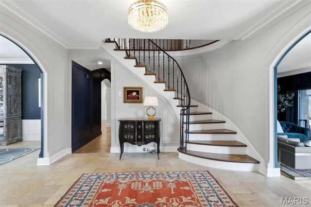 62 Lake Forest Drive, Richmond Heights, MO 63117