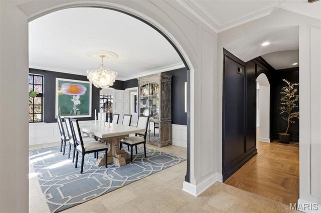 62 Lake Forest Drive, Richmond Heights, MO 63117