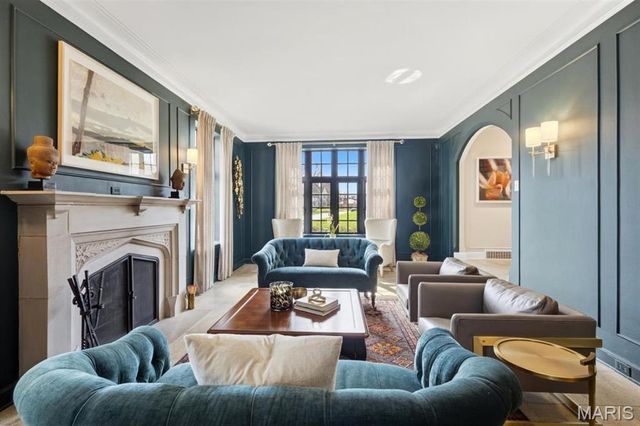 62 Lake Forest Drive, Richmond Heights, MO 63117