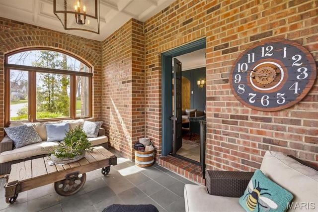 62 Lake Forest Drive, Richmond Heights, MO 63117