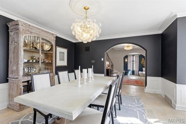 62 Lake Forest Drive, Richmond Heights, MO 63117