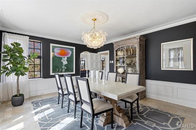 62 Lake Forest Drive, Richmond Heights, MO 63117