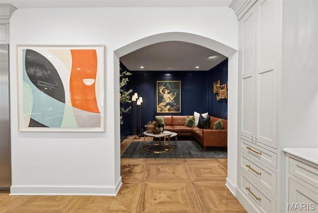 62 Lake Forest Drive, Richmond Heights, MO 63117